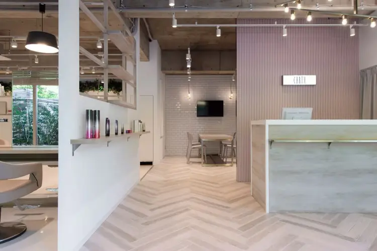 EARTH東戸塚店の内観・外観1