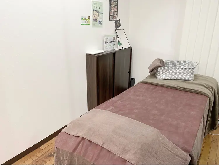 肌質改善×美肌サロンTHREE THREEの内観・外観2