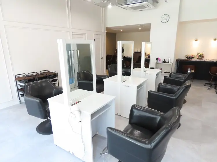 美容室Farbeの内観・外観2