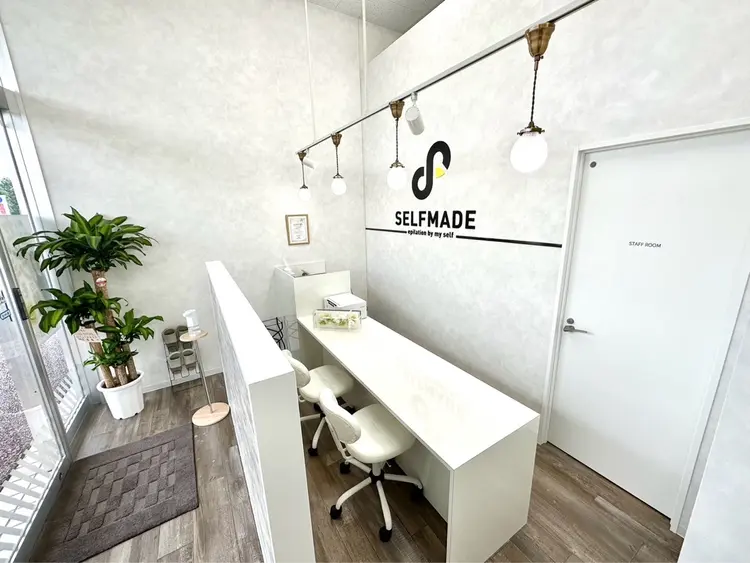 セルフ脱毛・ホワイトニング SELFMADE セルフメイドサンリブしみずの内観・外観1