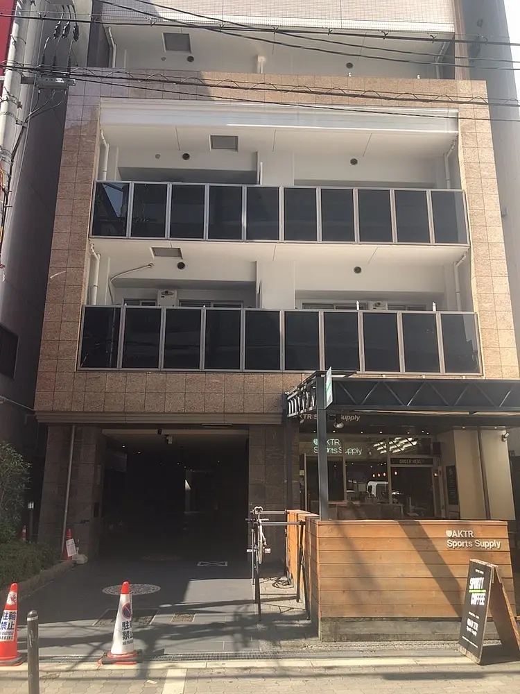 IBERIAの内観・外観2