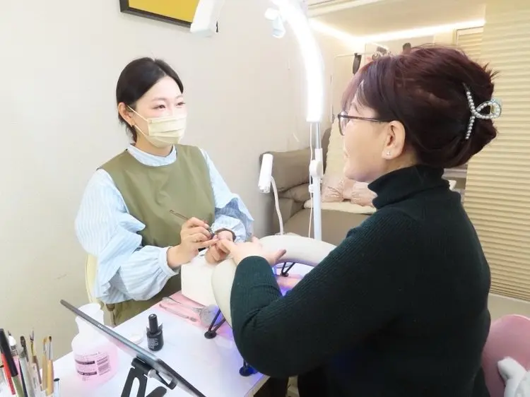 ATULA nailの内観・外観2