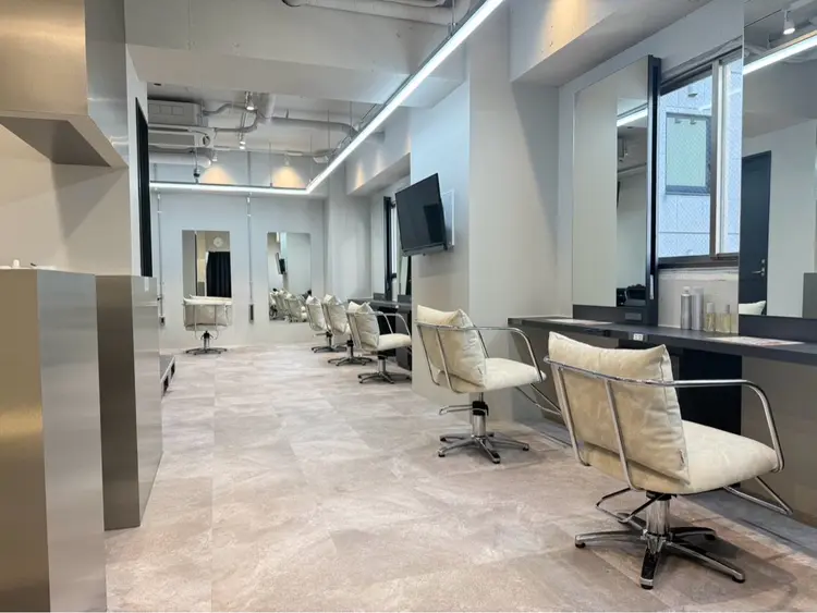 dot.nyu 横浜店の内観・外観1