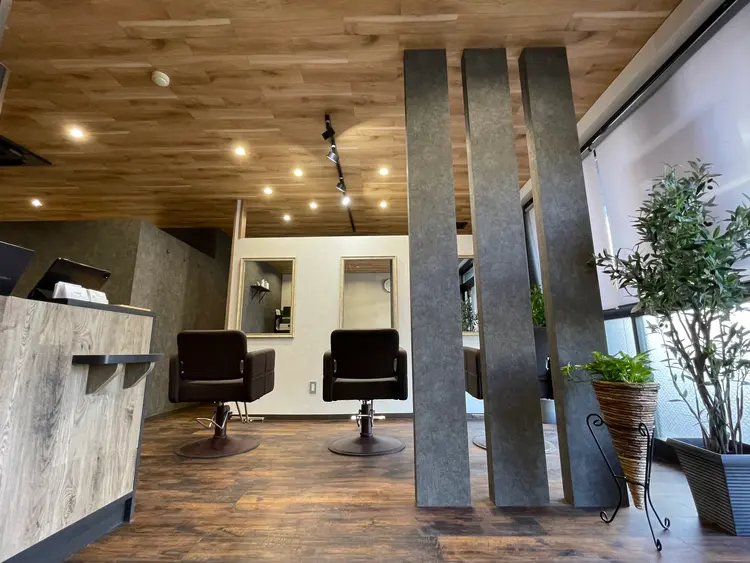 ヘアカラー＆まつ毛パーマ専門店　NANAIROの内観・外観1