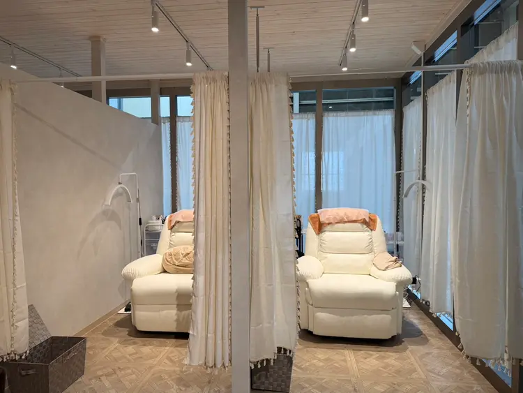 アイブロウRain 豊橋下地店【眉毛・まつげパーマ専門店】の内観・外観2