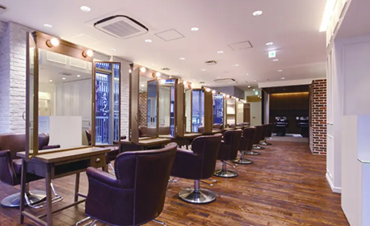 Hair salon RADnoel / Eye salon sylph茶屋町店の内観・外観1