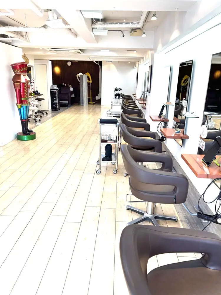美容室プカシェル　三鷹台店の内観・外観3