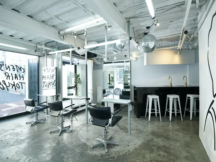 MEN'S HAIR TOKYO 原宿店の内観・外観1