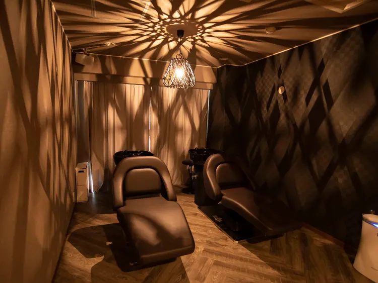 女性専用 Treatment&Spa Salon Care　坂戸駅前店の内観・外観1