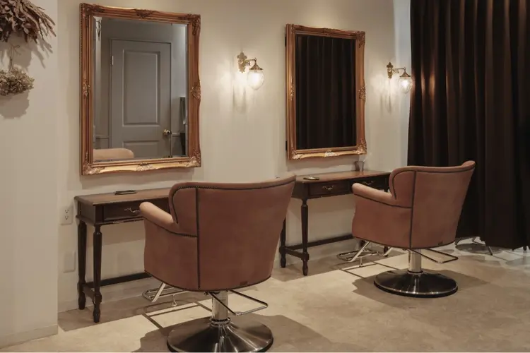 Bond Hairの内観・外観1