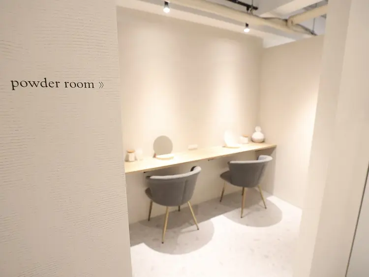 and she. 神戸三宮店【アンドシー】の画像