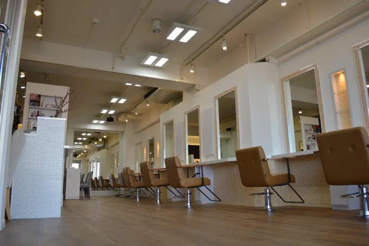 美容室KAMI-YUの内観・外観1