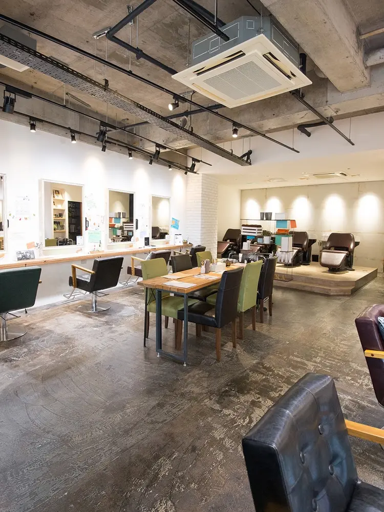 美容室rodinaの内観・外観2