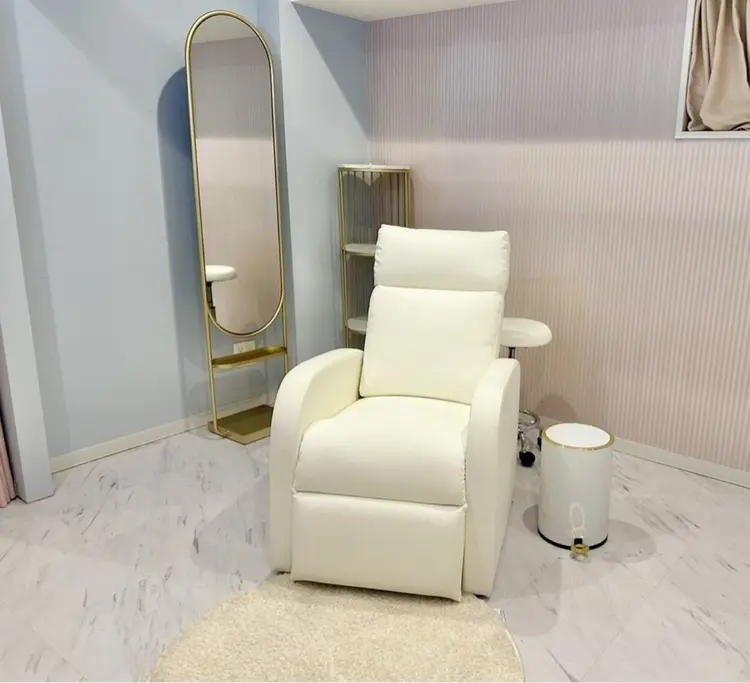 アイブロウサロン&α新宿西口店/眉毛専門店/眉毛サロン/眉毛ワックス/間引き/新宿駅/新宿区西新宿の内観・外観1