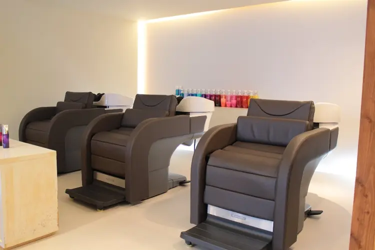 髪質改善＆トリートメントヘアメイクピールアークの内観・外観2