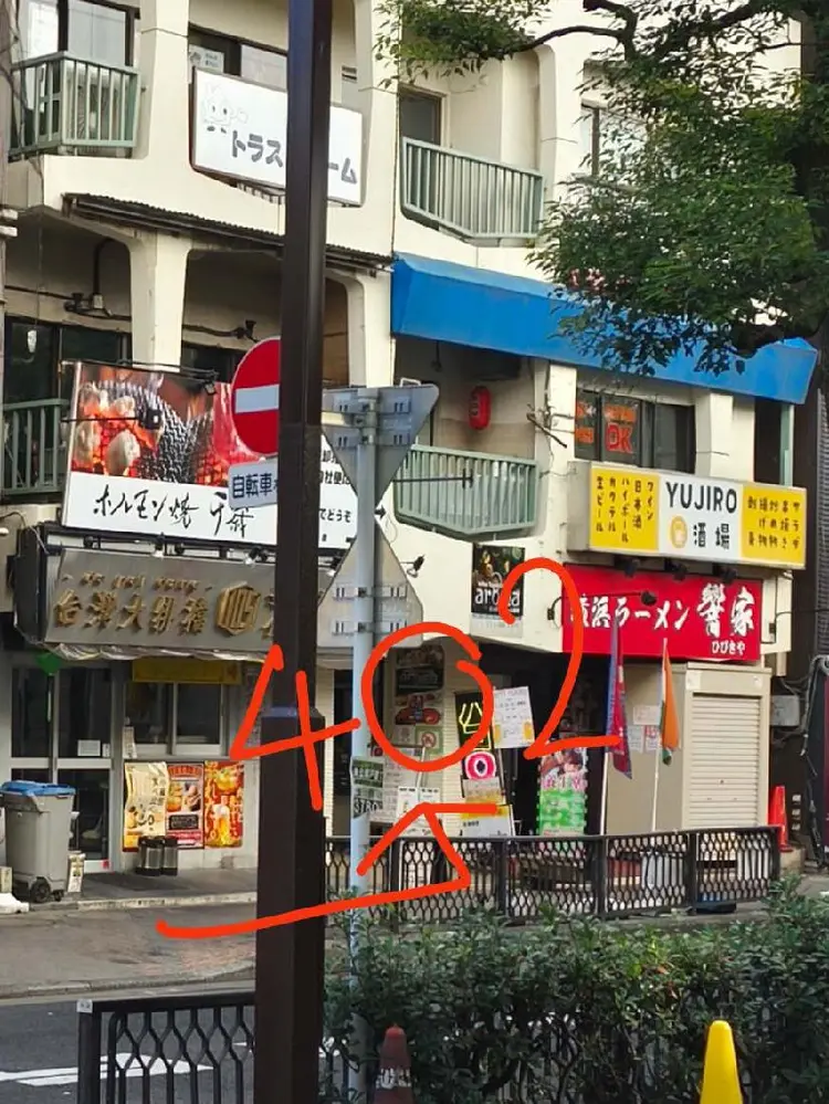 Gloss　nailの内観・外観1