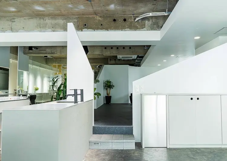 BURROWの内観・外観1