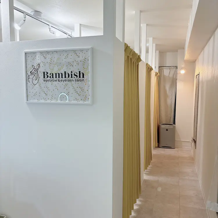 バンビッシュ新宿三丁目店の内観・外観2