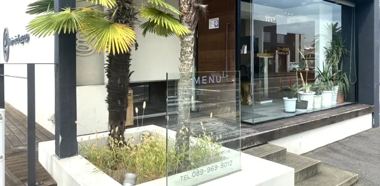 ヘアサークルジープ石井店の内観・外観1
