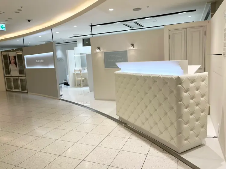 BeautyEyelash神戸三宮店の内観・外観1