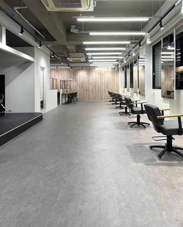 innocence 西ノ宮北口店　（イノセンス　ニシノミヤキタグチテン）の内観・外観3