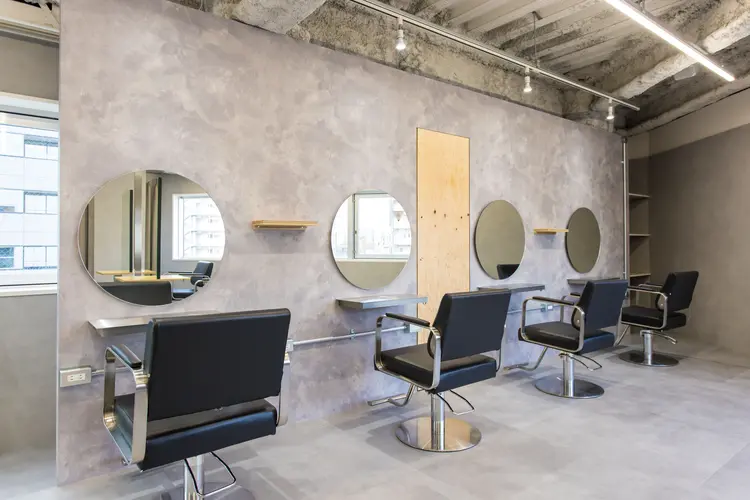 shes梅田店の内観・外観1