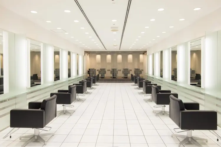 TAYA丸の内店の内観・外観1