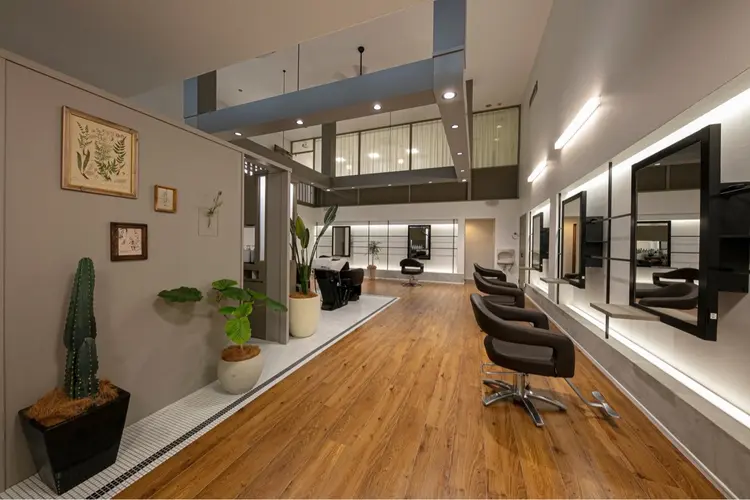 FLOWERS  B.O.Dの内観・外観2