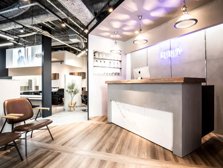 EIGHT hakata  博多店の内観・外観1