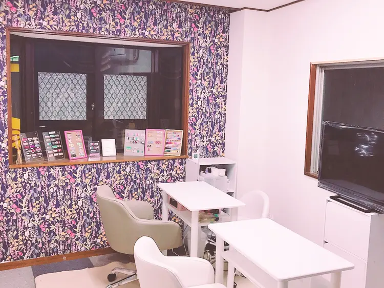 ディアナネイルの内観・外観1