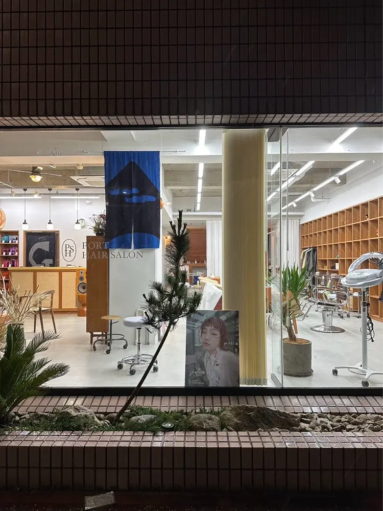 PORT HAIR SALONの内観・外観2