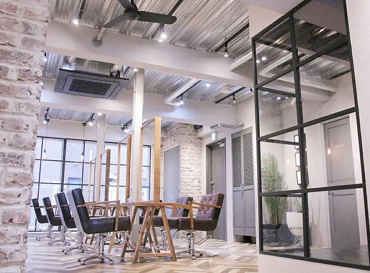 Emerge 立川南口店【エマージュ】の内観・外観1