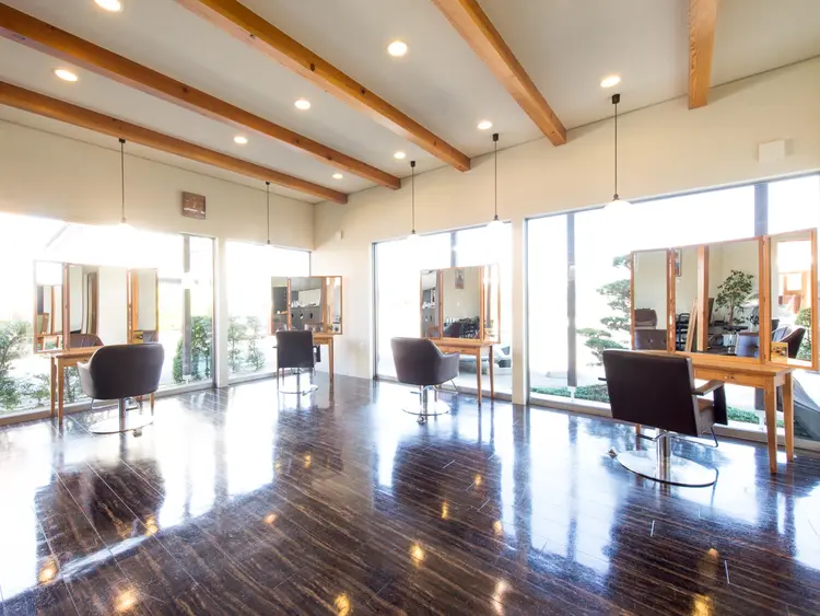 ミュールヘアーの内観・外観2