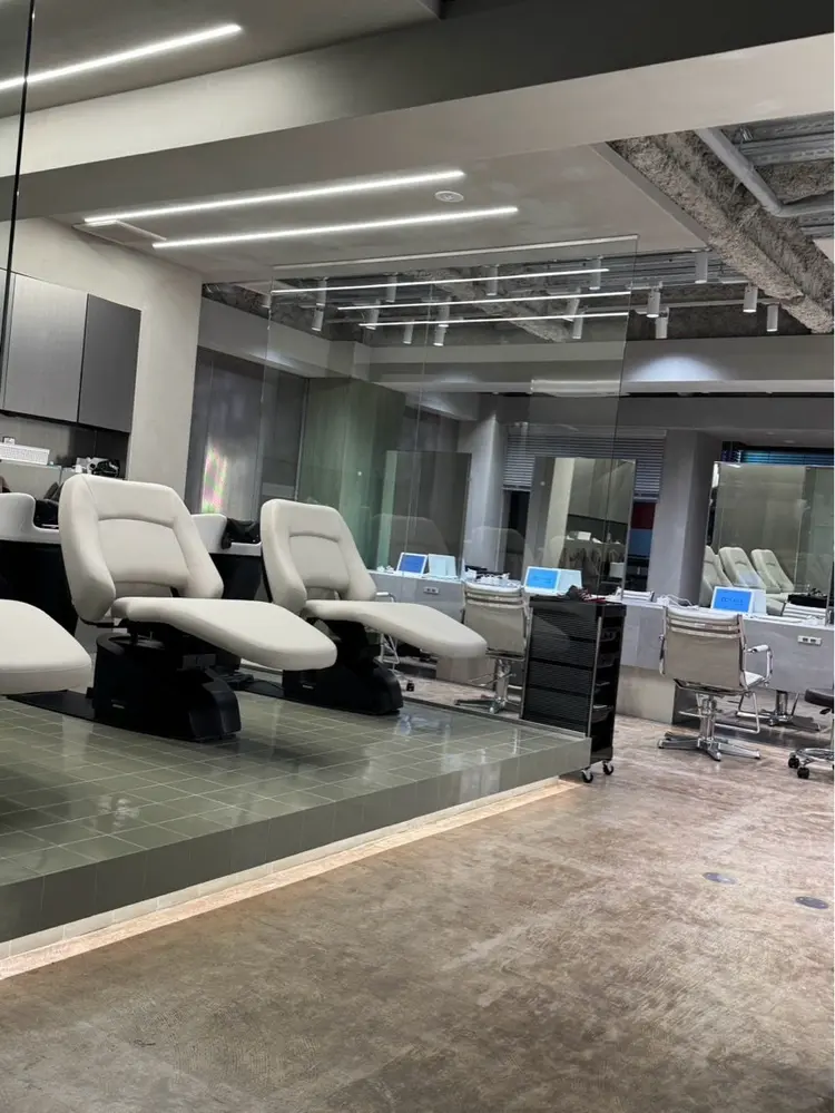 men's salon GAUDI 池袋店の内観・外観2