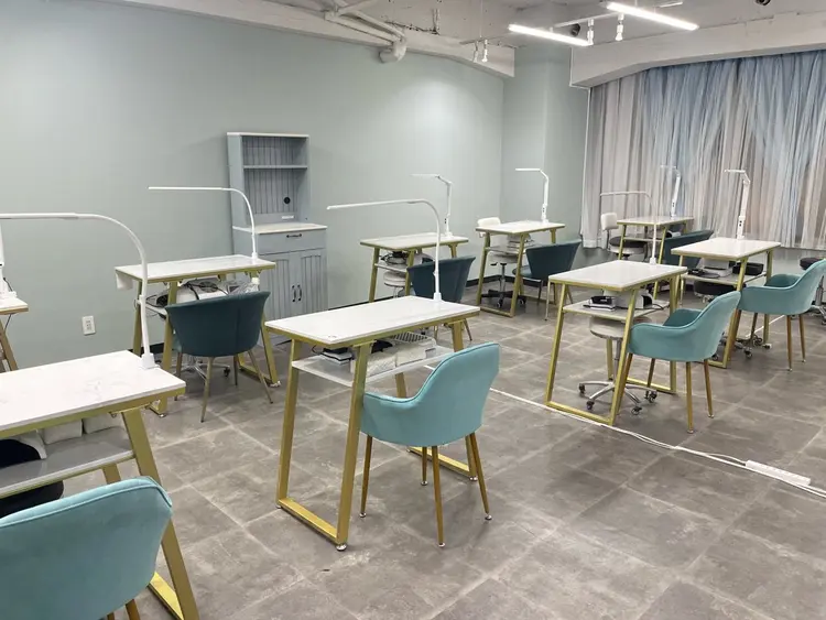 pomynail新宿店の内観・外観2