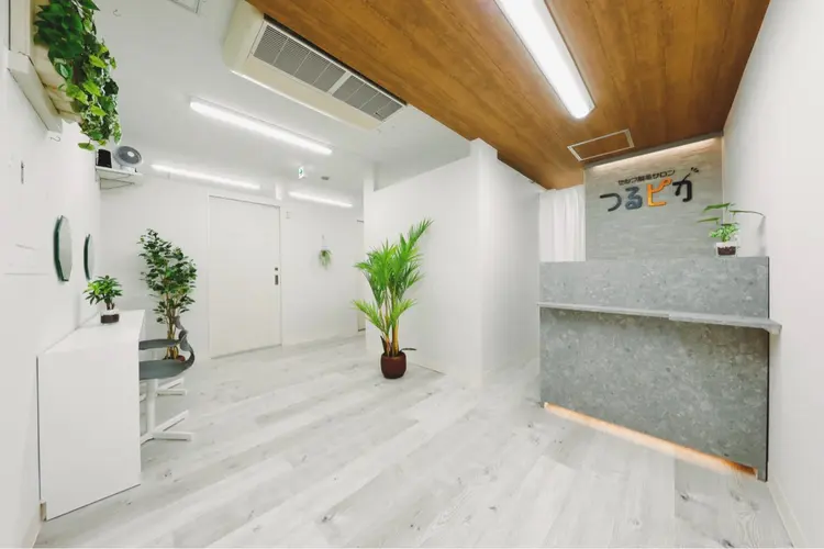 セルフ脱毛サロンつるピカ新宿店の内観・外観1