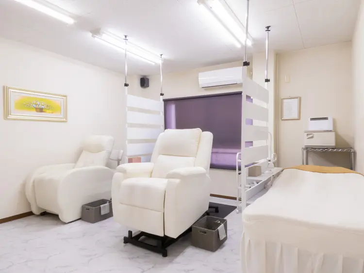 自まつ毛美容サロンくるるんの内観・外観1