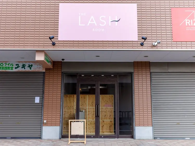 THE LASH ROOM泉大津店の内観・外観1