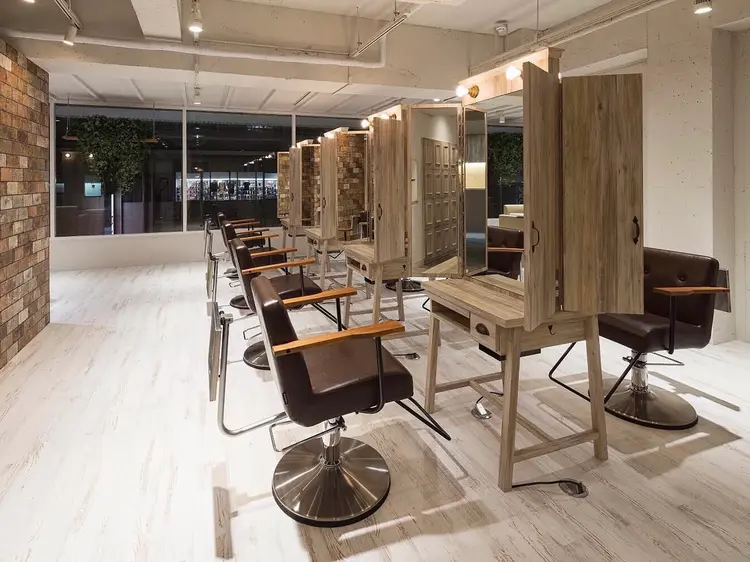 モードケイズ調布店の内観・外観2