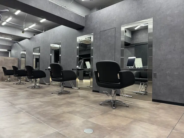 CYNTHIA DUE新宿 髪質改善の内観・外観1