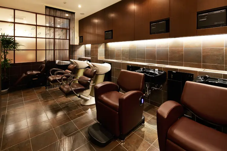 ヘアークリアー獨協大学前の内観・外観2