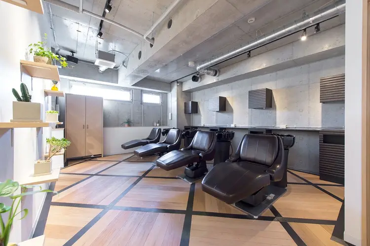 La Bonheur hair parfait 大宮西口店の内観・外観2