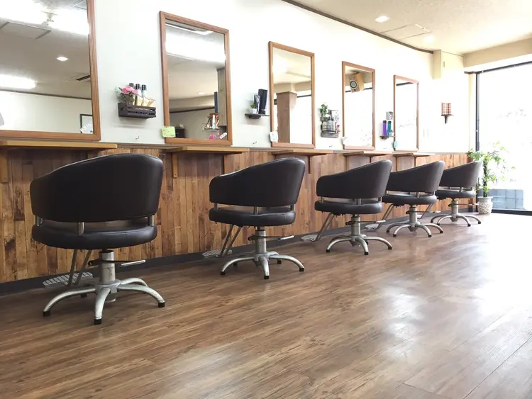 Hair creation KR2S 河内長野駅前店の内観・外観2