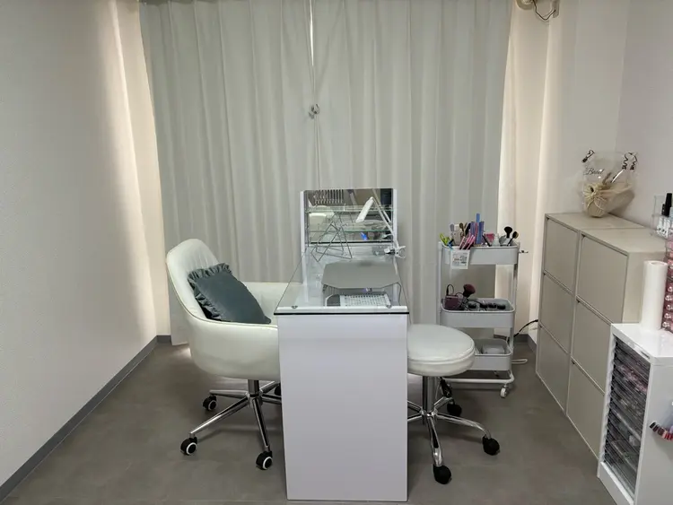 LiBnailの内観・外観1