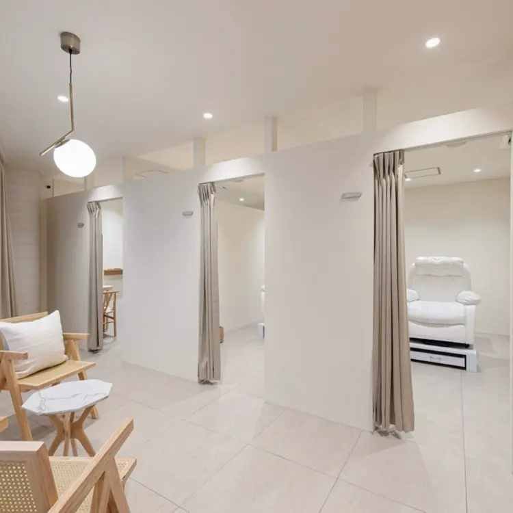 and MOREの内観・外観1