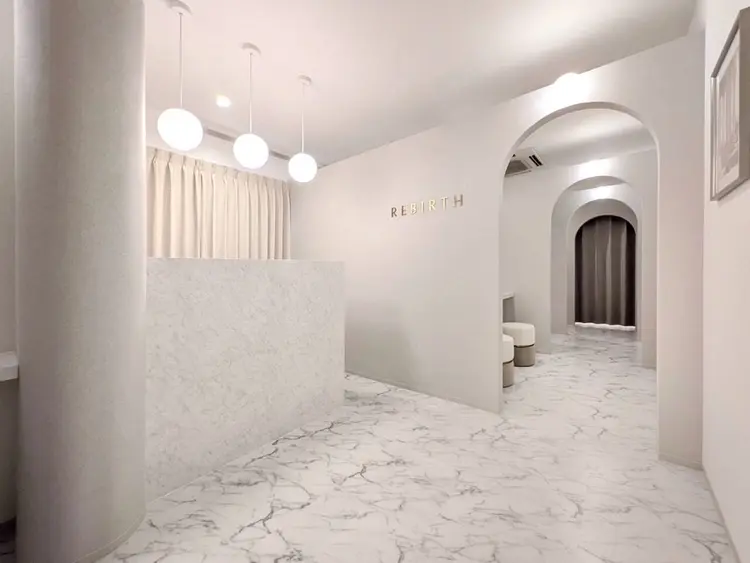 rebirth大阪店の内観・外観1