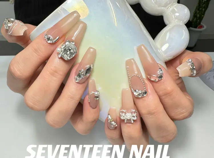 SEVENTEEN NAILの画像