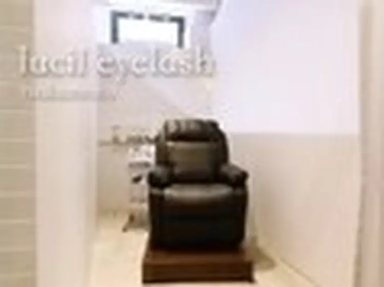 lucil eyelash ルシル塚本店【まつげパーマ/マツエク/眉毛専門店】の内観・外観2