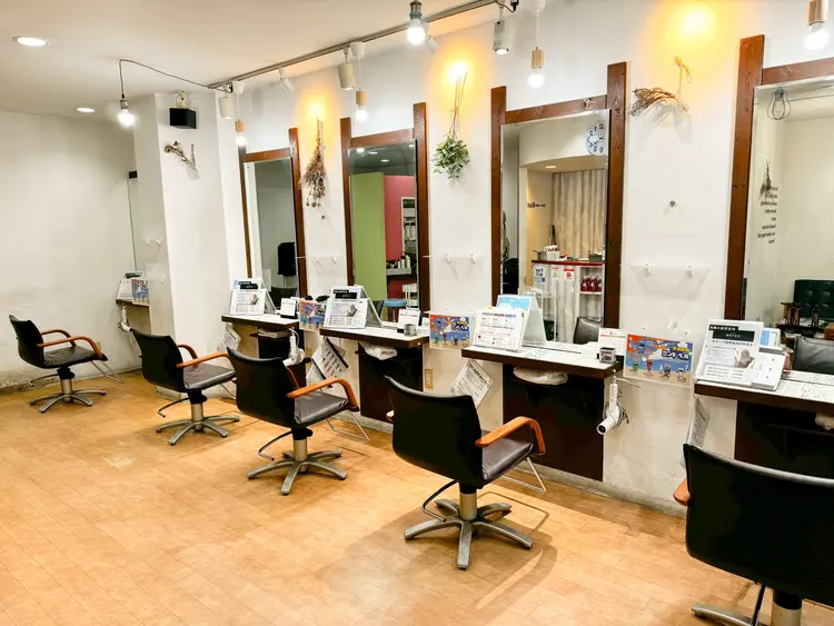 カラーサロンビスカリアの内観・外観3