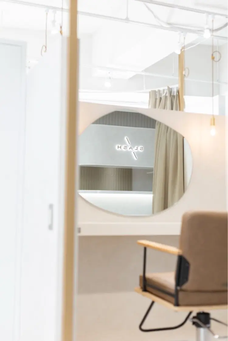 SLASHの内観・外観2